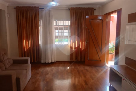 Sobrado à venda com 4 quartos, sendo 1 suíte, em Interlagos, São Paulo, SP