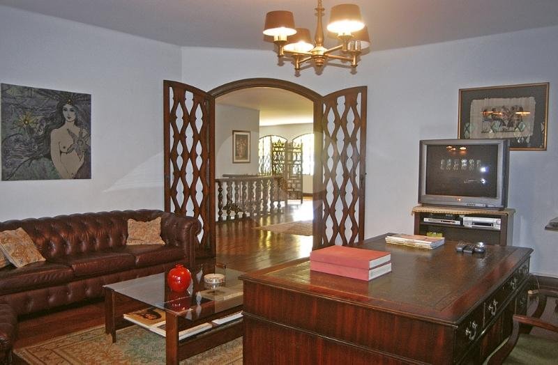 Casa à venda com 5 quartos, sendo 4 suítes, em Alto da Boa Vista, São Paulo, SP