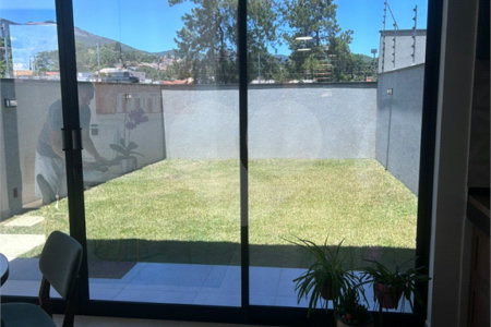 Sobrado à venda com 4 quartos, sendo 3 suítes, em Jardim do Lago, Atibaia, SP