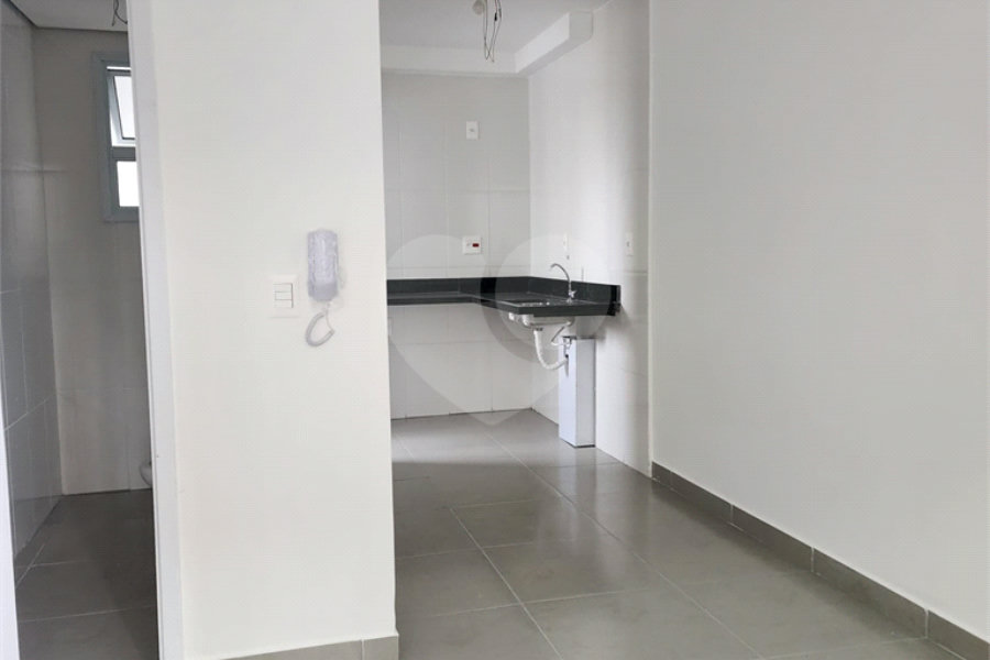 Casa à venda com 2 quartos, sendo 1 suíte, no condomínio Residencial Sanches, São Paulo - SP