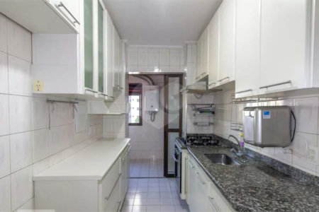 Apartamento à venda com 3 quartos, sendo 1 suíte,  em Vila Regente Feijó, São Paulo, SP