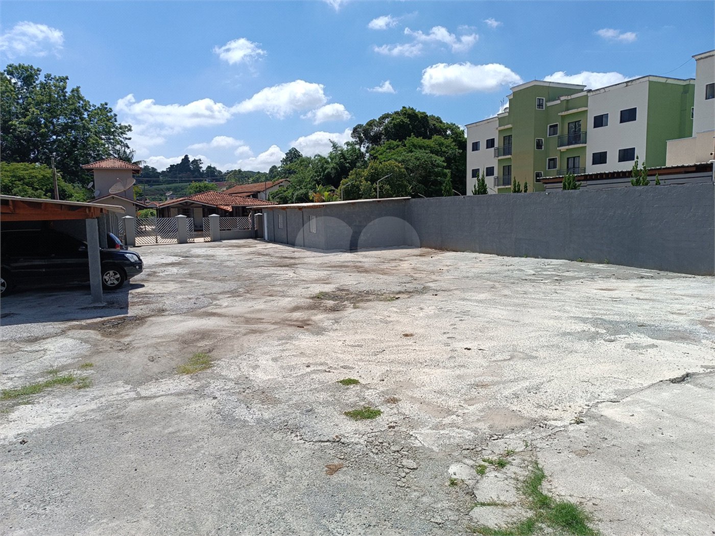 Casa à venda com 5 quartos, sendo 3 suítes, em Jardim Villaça, São Roque, SP