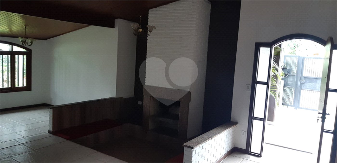 Casa à venda com 3 quartos, sendo 1 suíte, em Vila Santista, Atibaia, SP