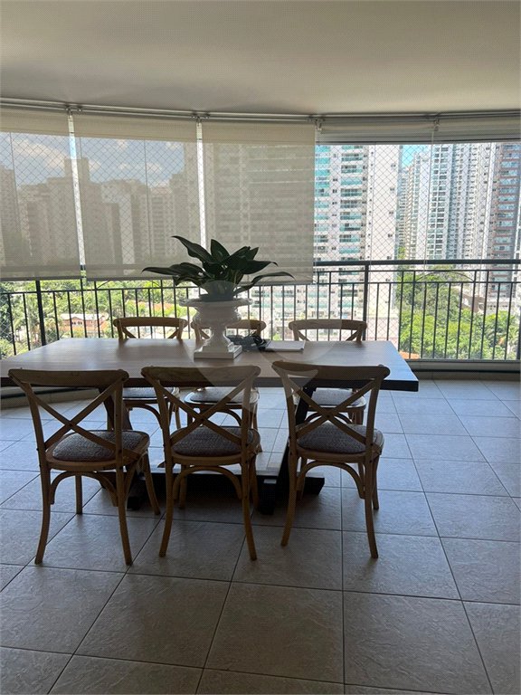 Apartamento à venda com 4 quartos, sendo 2 suítes,  em Brooklin Paulista, São Paulo, SP