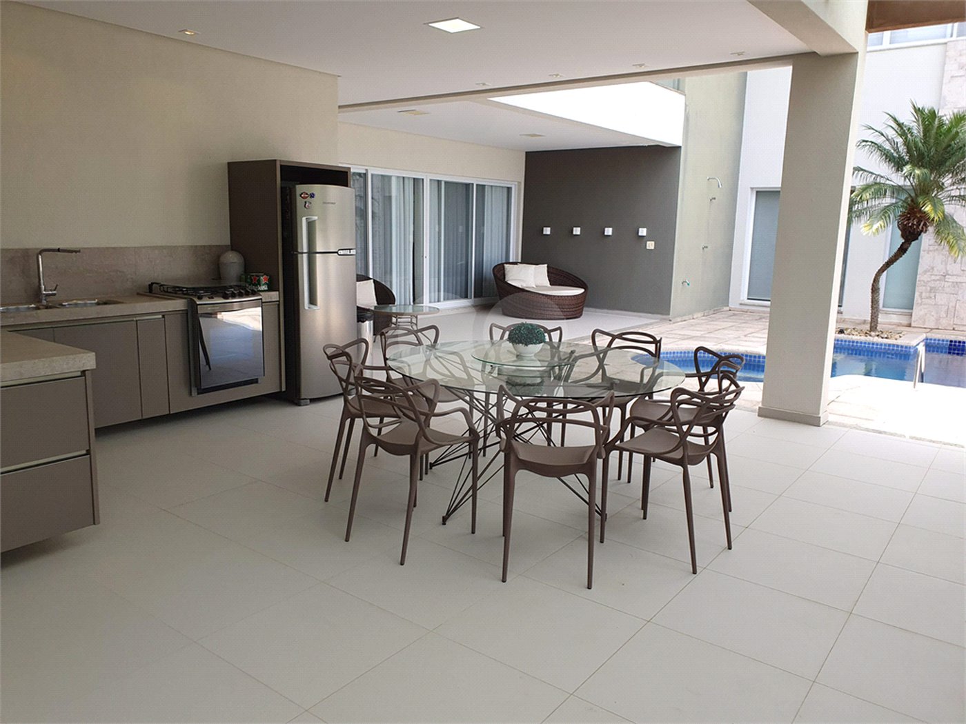 Casa à venda com 4 suítes no condomínio Residencial Jaguary, São José dos Campos - SP
