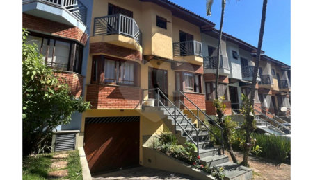 Casa à venda com 3 quartos, sendo 1 suíte,  no condomínio Heráclito Graça, São Paulo - SP