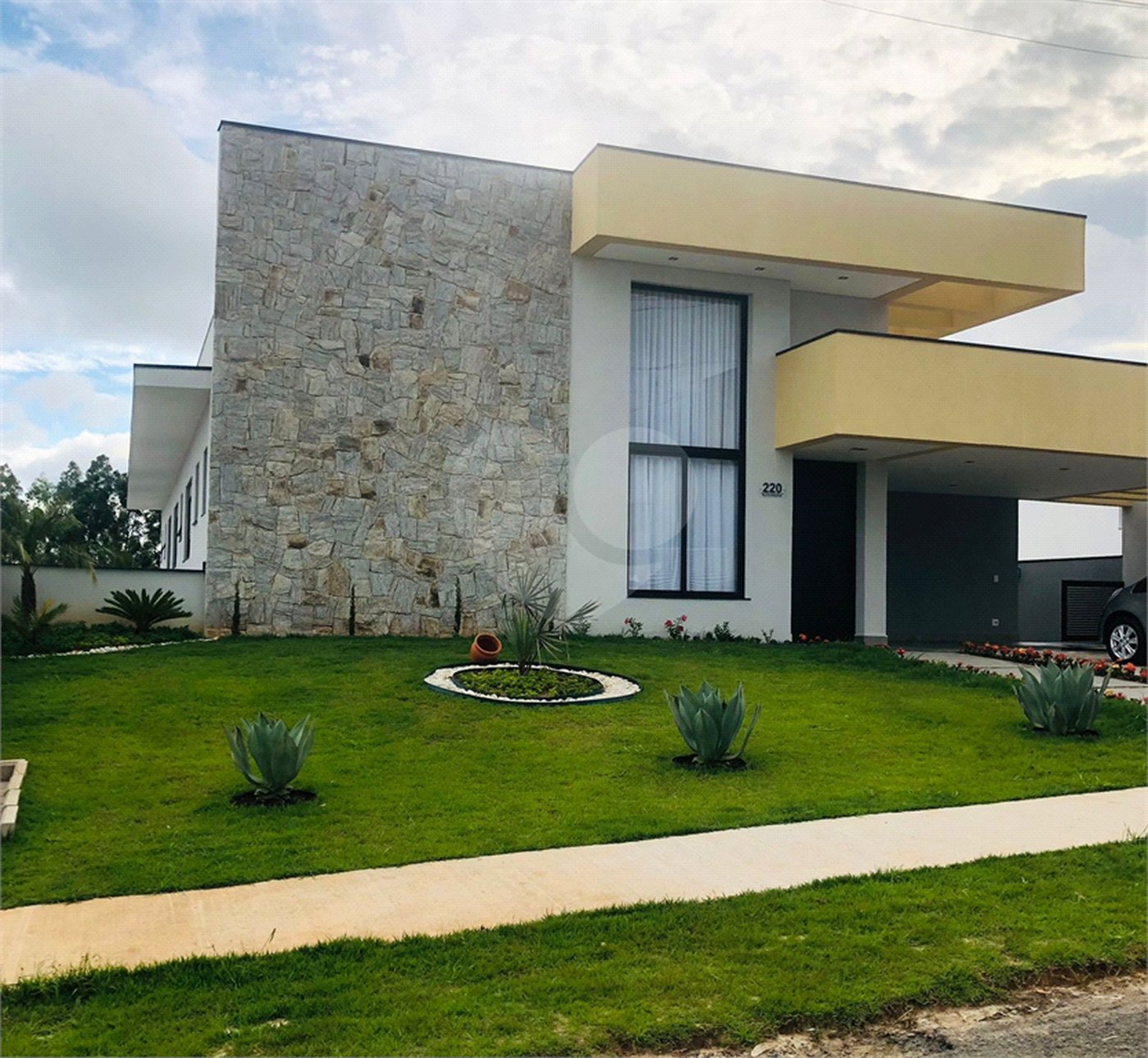 Casa à venda com 3 suítes no condomínio Residencial Fazenda Altaq Vista, Salto de Pirapora - SP