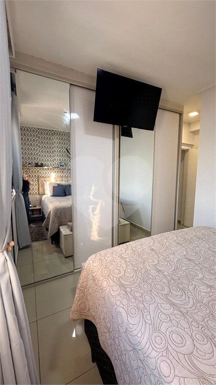 Apartamento à venda com 3 quartos, sendo 1 suíte, em Jardim Tupanci, Barueri, SP