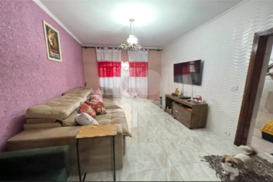 Sobrado à venda com 3 quartos, sendo 1 suíte, em Tremembé, São Paulo, SP
