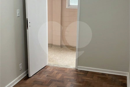 Apartamento à venda com 3 quartos, sendo 1 suíte, em Lapa, São Paulo, SP