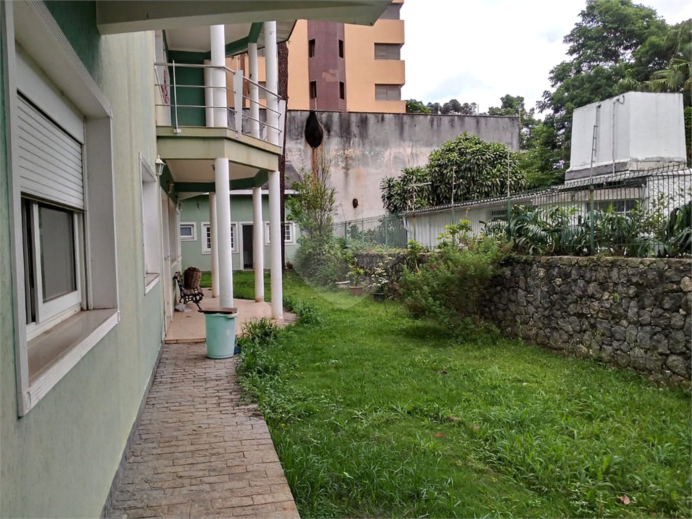 Sobrado à venda com 4 quartos, sendo 1 suíte, em Jardim Floresta, São Paulo, SP