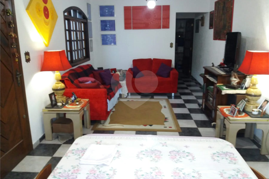 Sobrado à venda com 4 quartos, sendo 1 suíte, em Tremembé, São Paulo, SP