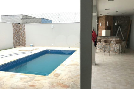 Casa à venda com 3 suítes no condomínio Aldeia da Mata, Votorantim - SP