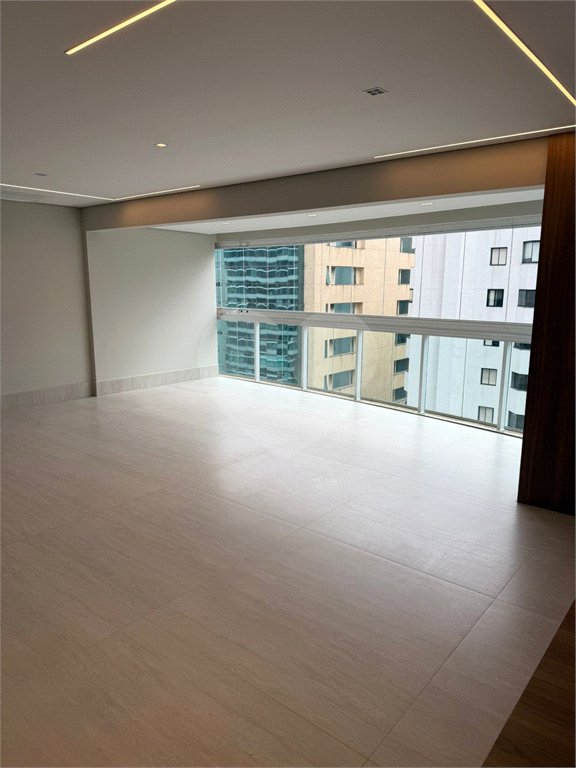 Apartamento à venda com 3 suítes em Vila Olímpia, São Paulo, SP