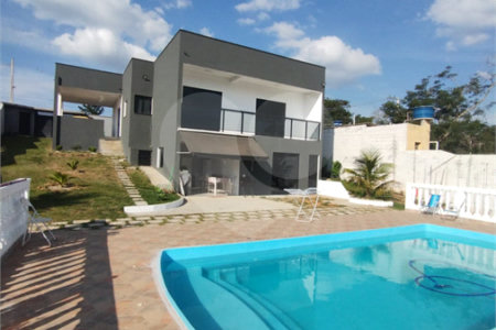 Chácara à venda com 4 quartos, sendo 1 suíte,  no Centro, Biritiba-mirim, SP
