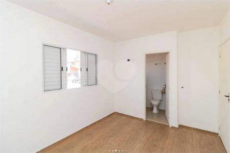 Casa à venda com 2 suítes no condomínio Dos Pássaros, São Paulo - SP