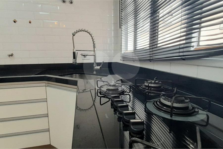 Casa à venda com 3 quartos, sendo 1 suíte, no condomínio Residencial Gran Veiga, São Paulo - SP
