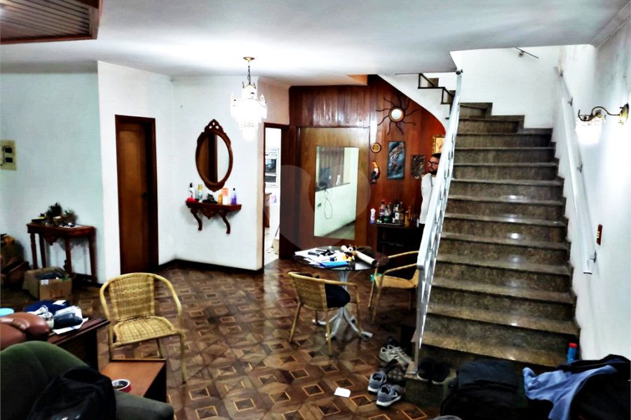 Sobrado à venda com 5 quartos, sendo 2 suítes, em Vila Nova Cachoeirinha, São Paulo, SP
