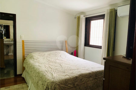 Casa à venda com 3 suítes em Vila Amorim, Suzano, SP