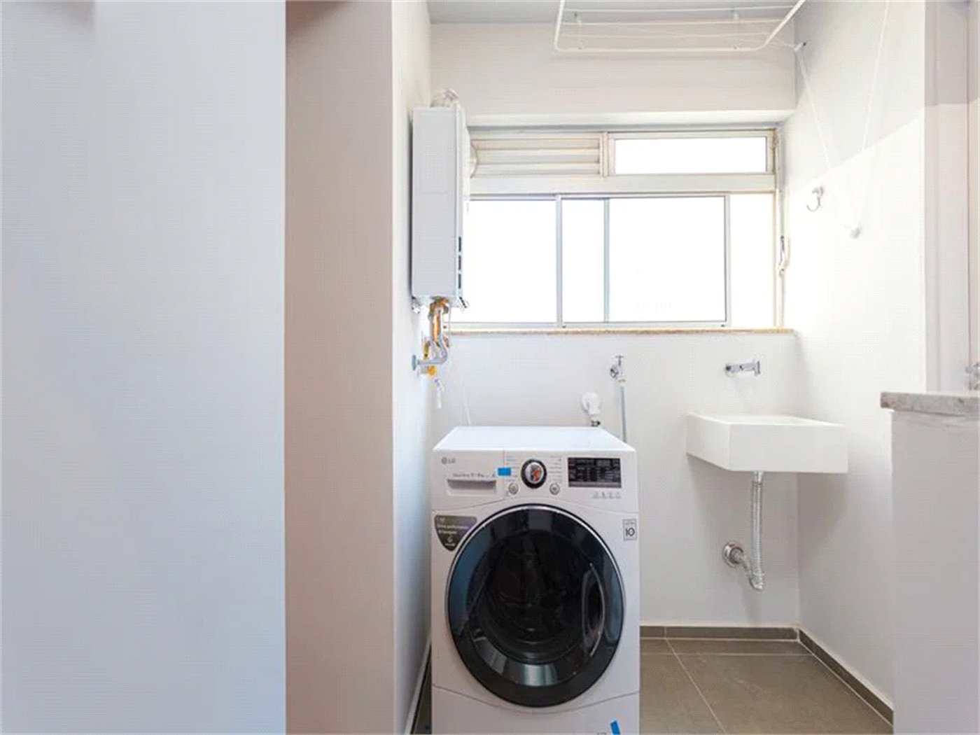 Apartamento à venda com 4 quartos, sendo 1 suíte, em Vila Cordeiro, São Paulo, SP