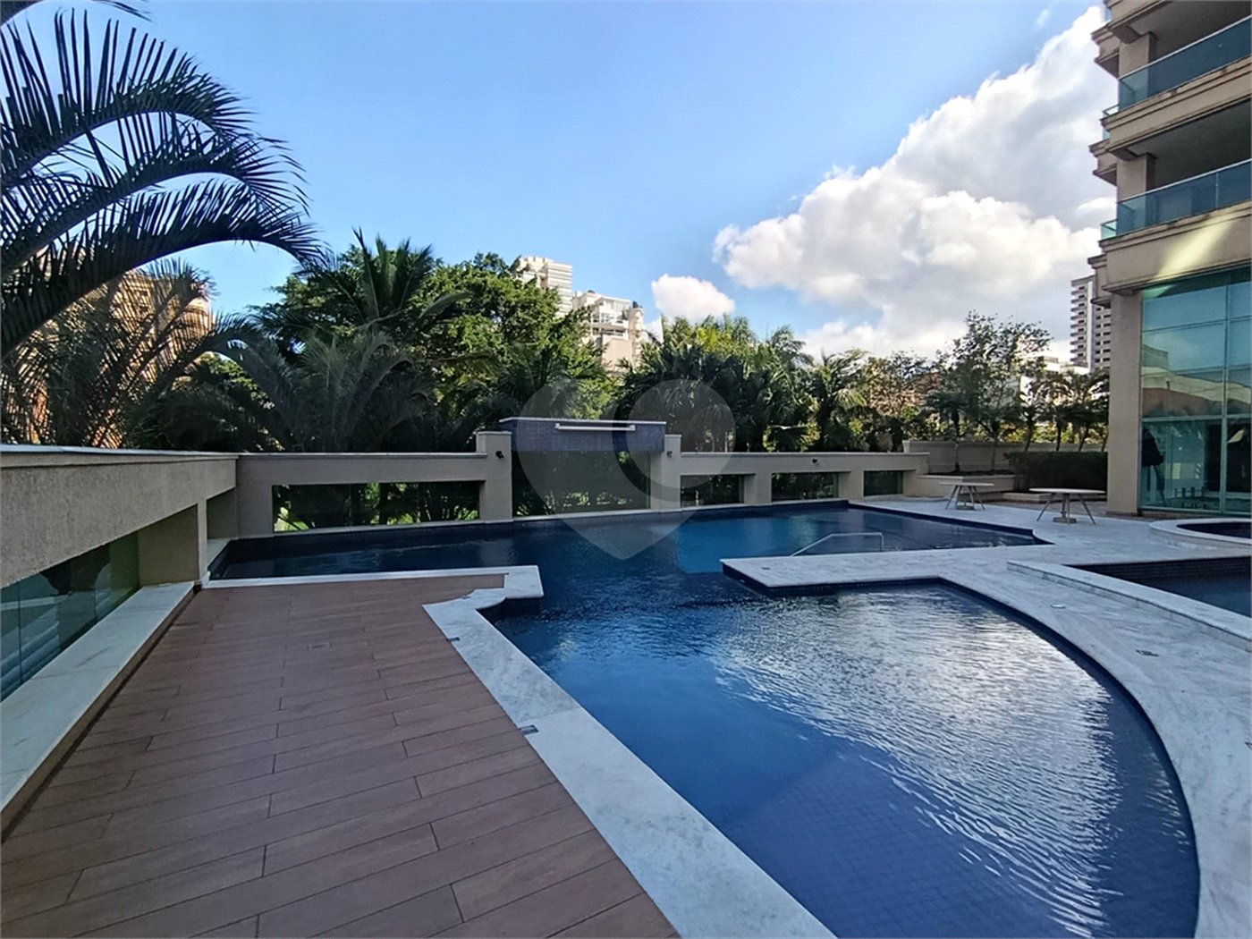 Apartamento para alugar com 3 suítes em Jardim Virgínia, Guarujá, SP