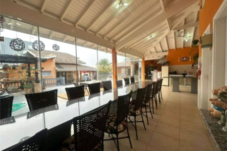 Casa à venda com 3 quartos, sendo 1 suíte, no condomínio Residencial Delle Stelle, Louveira - SP