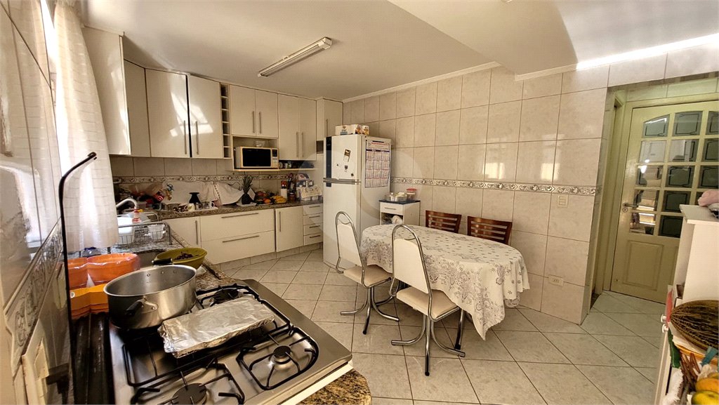 Sobrado à venda com 3 quartos, sendo 1 suíte, em Vila Gustavo, São Paulo, SP