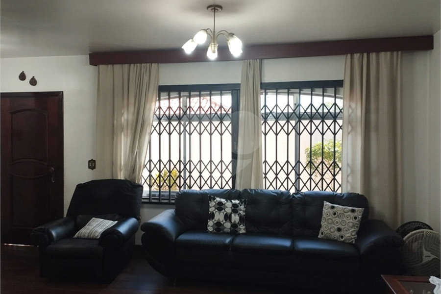 Sobrado à venda com 4 quartos, sendo 1 suíte, em Tremembé, São Paulo, SP