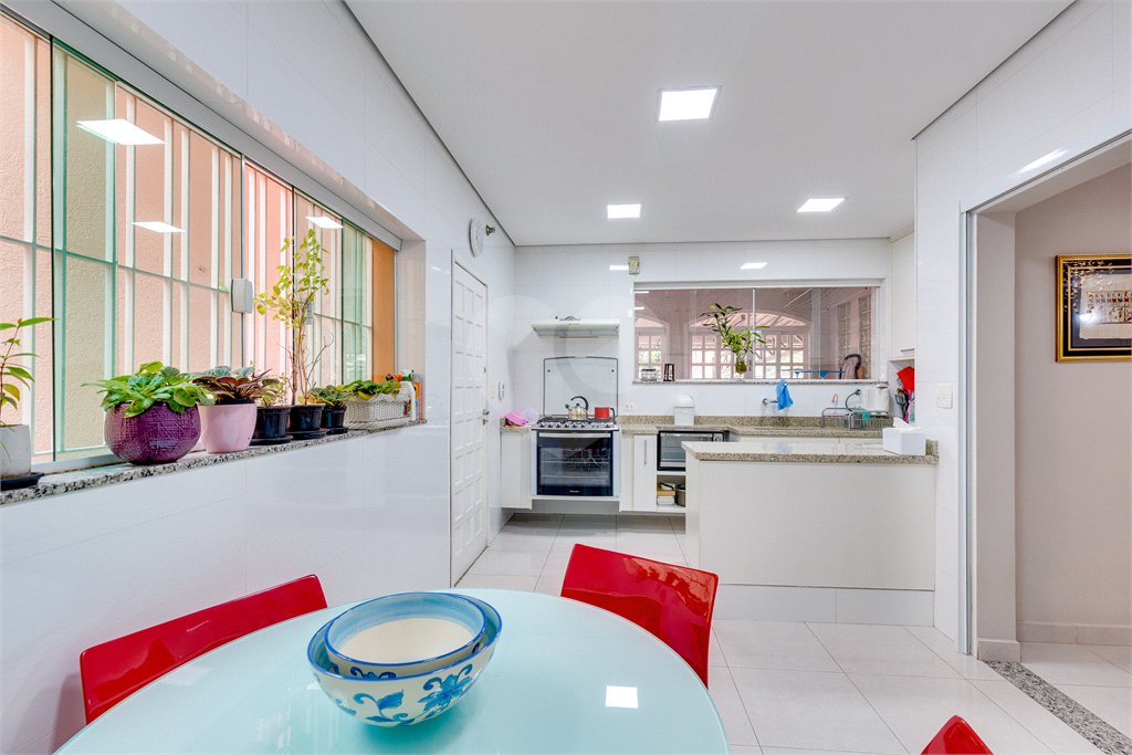 Casa à venda com 4 quartos, sendo 1 suíte, em Brooklin Paulista, São Paulo, SP