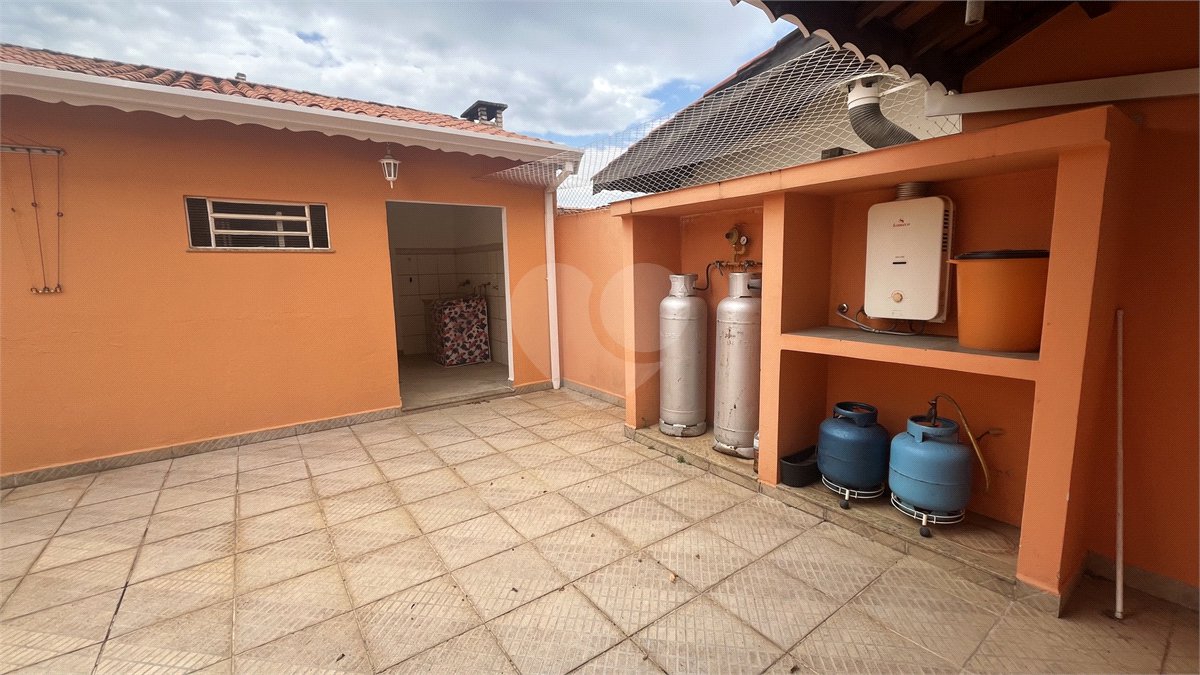 Sobrado à venda ou para alugar com 4 quartos, sendo 2 suítes, em Jardim Terceiro Centenário, Atibaia, SP