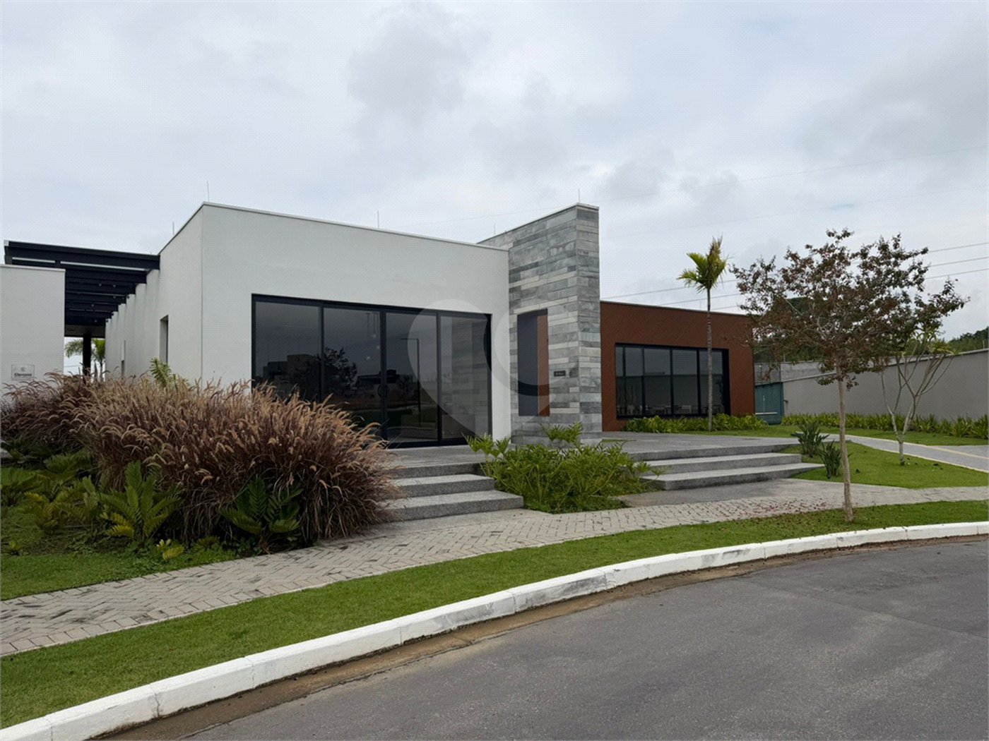 Terreno à venda no condomínio Jardim das Nações, São José dos Campos - SP