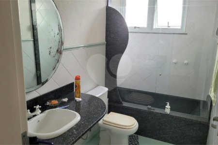 Casa à venda com 4 quartos, sendo 2 suítes, no condomínio Crystal Lake, Rio de Janeiro - RJ