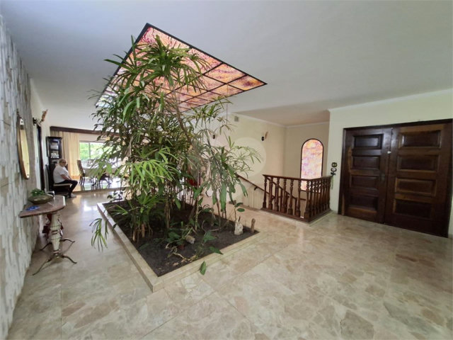 Casa à venda com 4 quartos, sendo 1 suíte, em Água Fria, São Paulo, SP