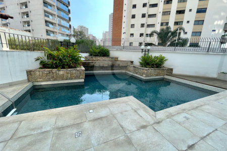 Apartamento à venda com 4 quartos, sendo 3 suítes, em Campo Belo, São Paulo, SP