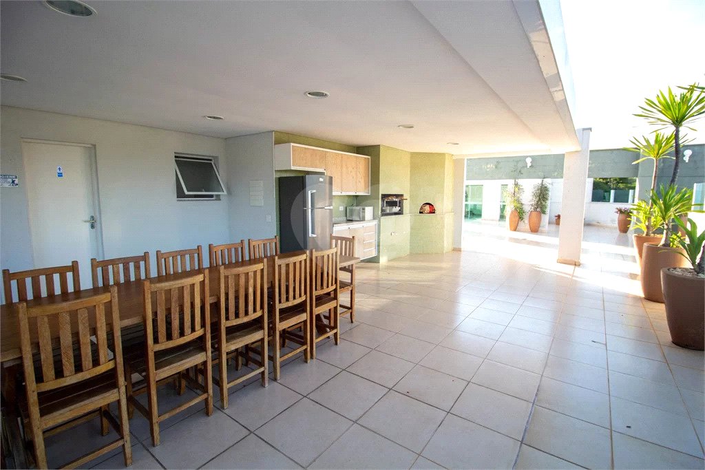 Apartamento à venda com 2 quartos, sendo 1 suíte,  no Centro, São Roque, SP