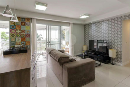 Apartamento à venda com 2 quartos, sendo 1 suíte,  em Vila Andrade, São Paulo, SP