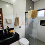Casa à venda com 3 quartos, sendo 1 suíte, no condomínio Jardim Vale do Lago, Sorocaba - SP
