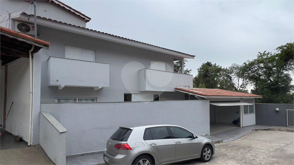 Casa à venda com 3 quartos, sendo 1 suíte,  no condomínio Jardim das Flores, Sorocaba - SP