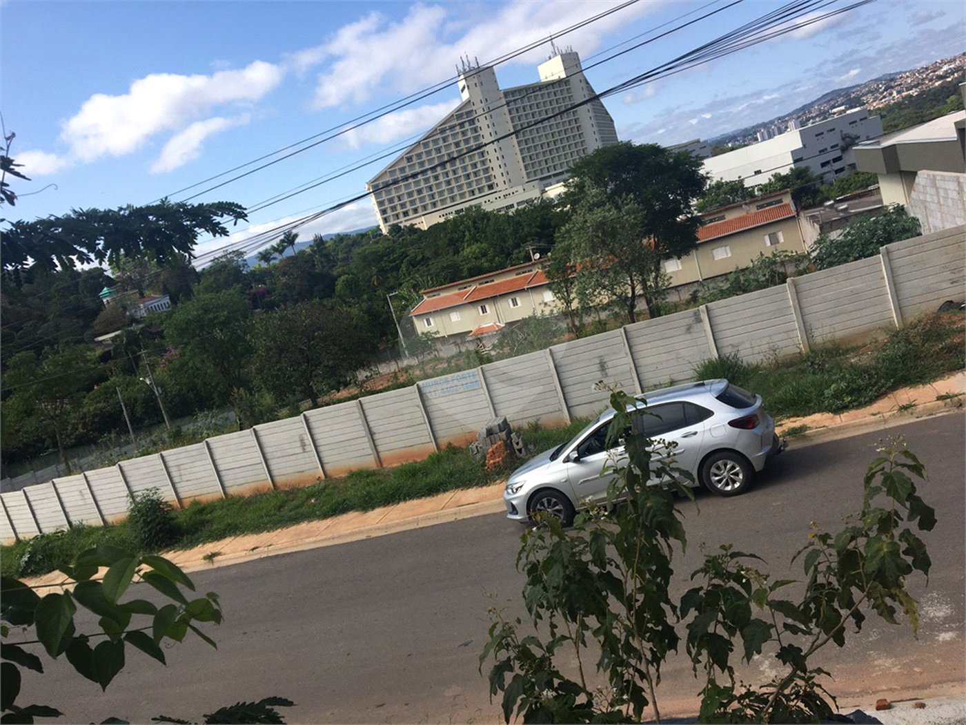Casa à venda com 2 suítes em Jardim Santo Antônio, Atibaia, SP