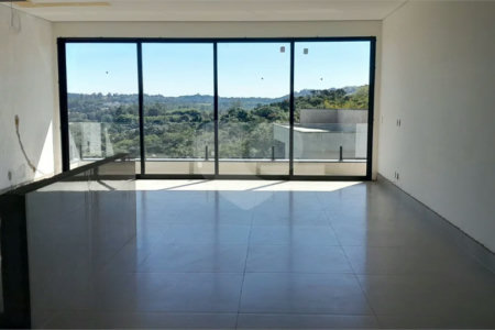 Casa a Venda no Condomínio Reserva Santa Isabel em Louveira/SP