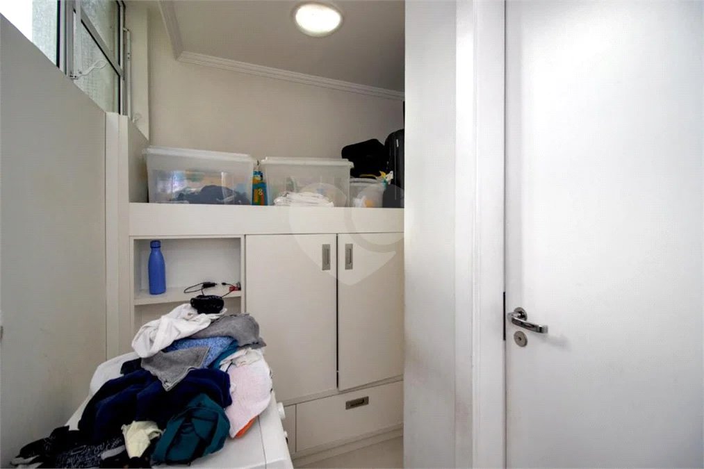 Cobertura Itaim 260 m2 , 3 suítes e 2 vagas de garagem