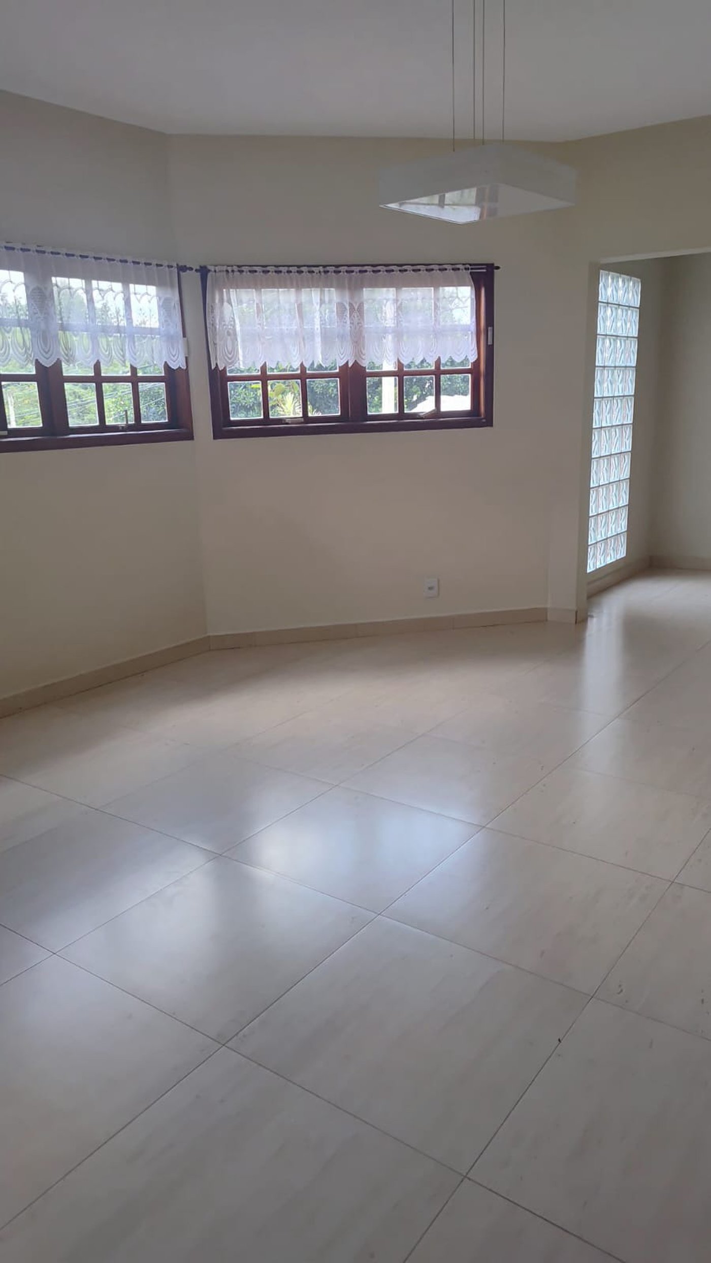 Casa à venda com 3 quartos, sendo 2 suítes, no condomínio Cafezal VI, Itupeva - SP