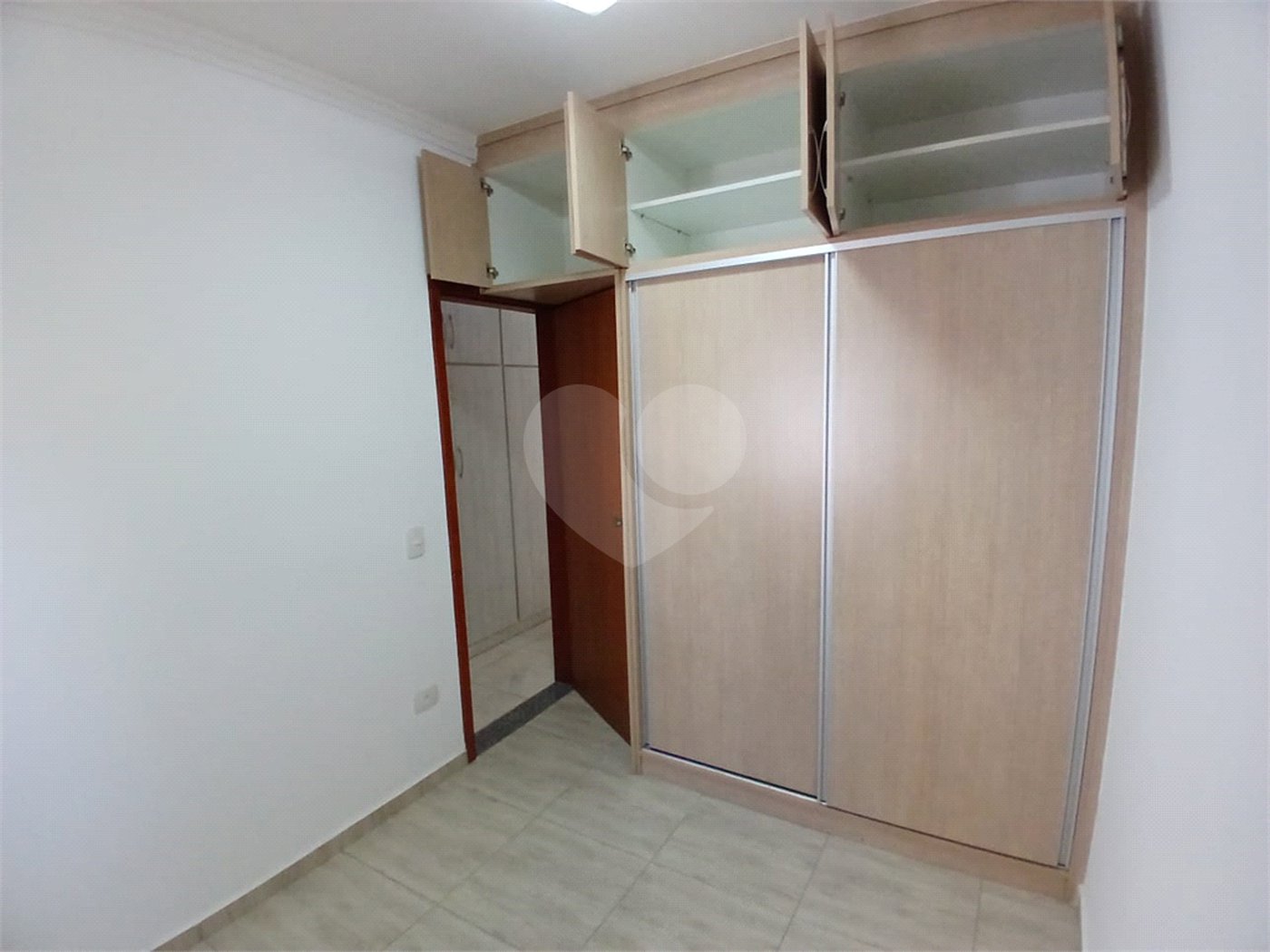 Casa à venda com 3 quartos, sendo 1 suíte, no condomínio Golden Park Residence II, Sorocaba - SP