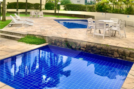 Apartamento à venda com 2 quartos, sendo 1 suíte,  em Real Parque, São Paulo, SP
