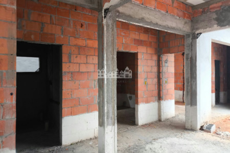 Casa à venda com 3 quartos, sendo 1 suíte,  em Loteamento Parque Residencial Serras de Atibaia II, Atibaia, SP