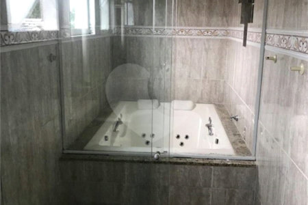Sobrado à venda com 3 quartos, sendo 1 suíte, em Jardim Indaiá, Poá, SP