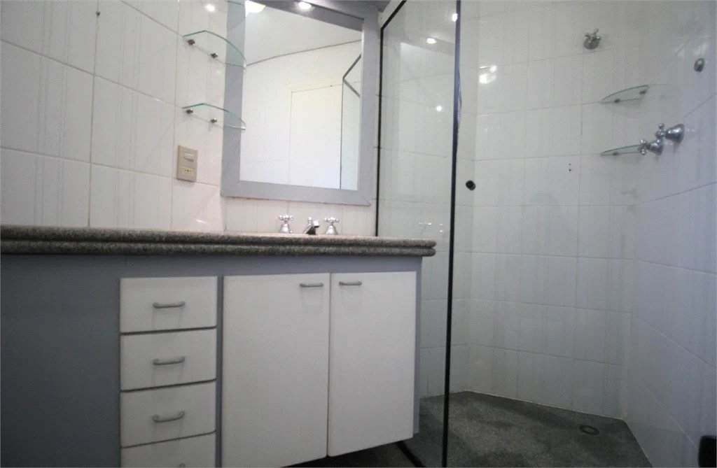 Apartamento à venda com 3 suítes em Vila Suzana, São Paulo, SP