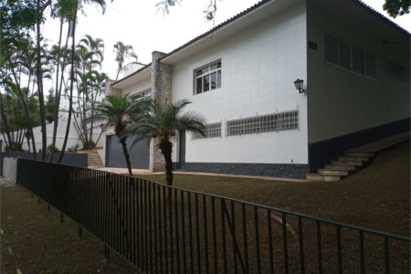 Casa Térrea à venda ou para alugar com 3 quartos, sendo 1 suíte,  em Caxingui, São Paulo, SP