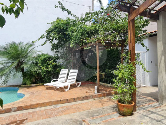 Sobrado à venda com 5 quartos, sendo 4 suítes,  em Brooklin Velho, São Paulo, SP