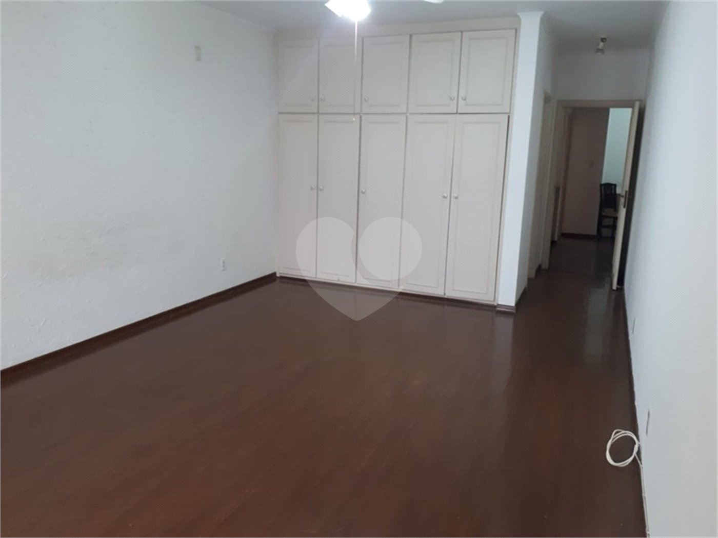 Sobrado à venda com 5 quartos, sendo 3 suítes, em Tremembé, São Paulo, SP